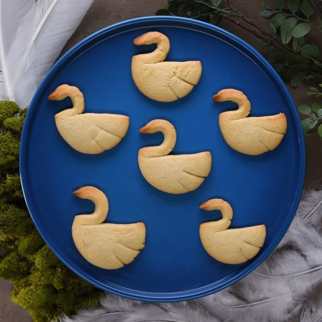 Swan Cookies
