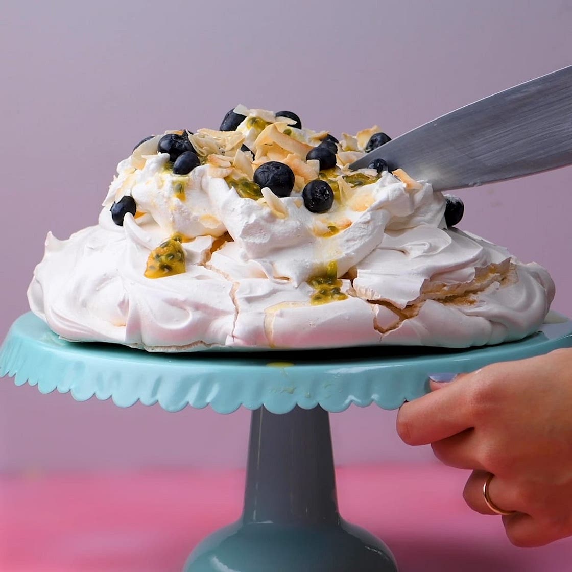 Eggless Pavlova
