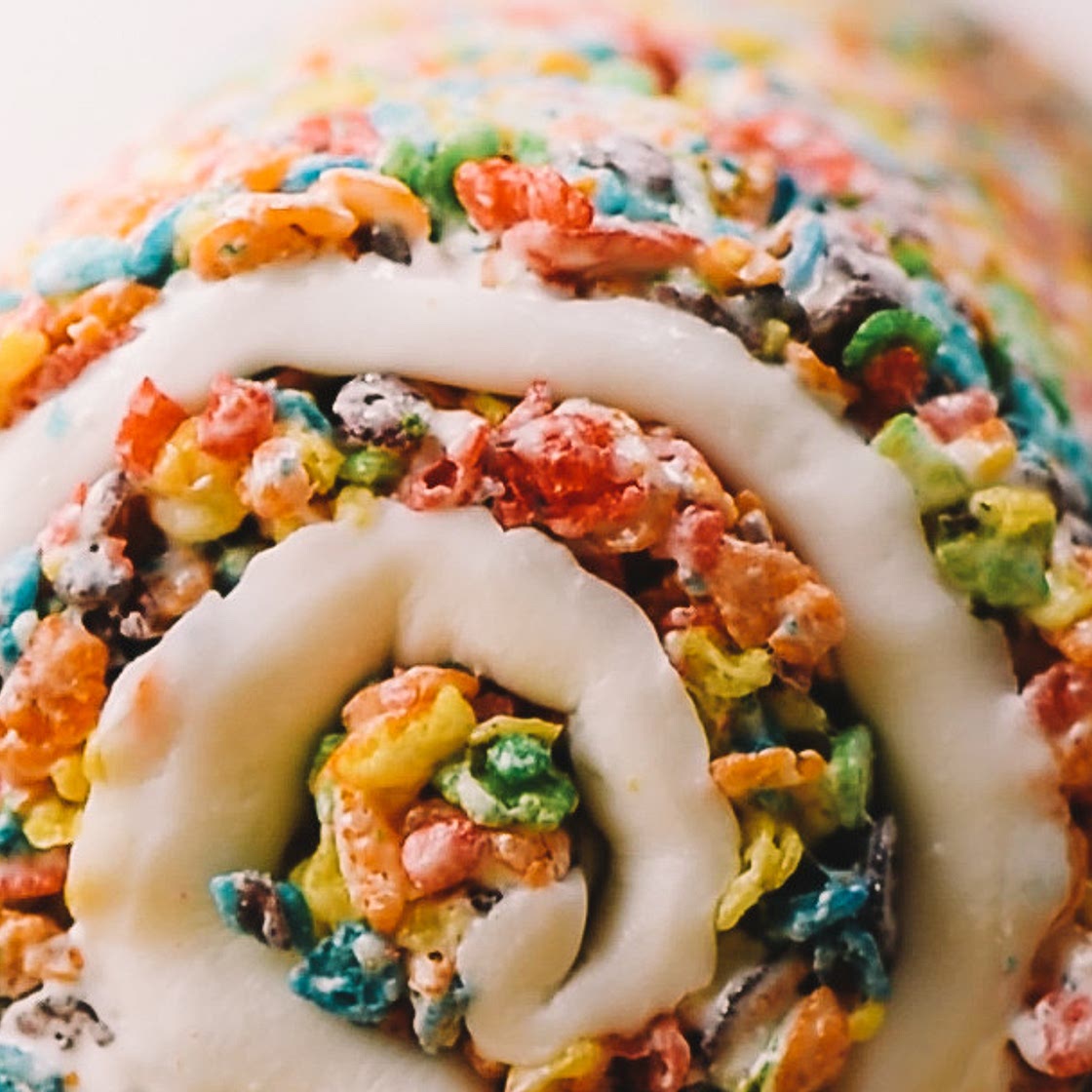 Fruity Pebbles Marshmallow Pinwheel