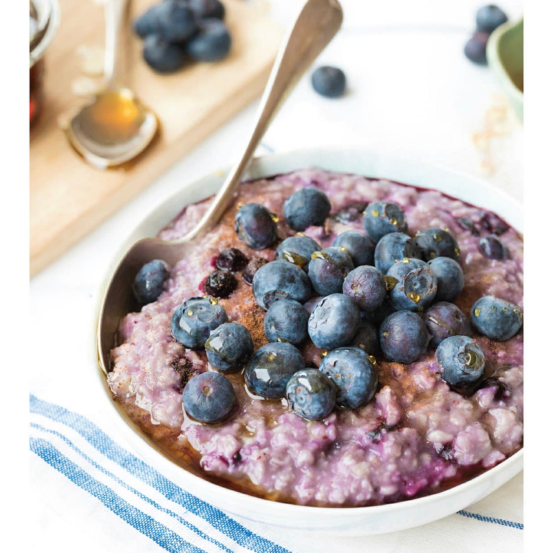 Wild blueberry porridge