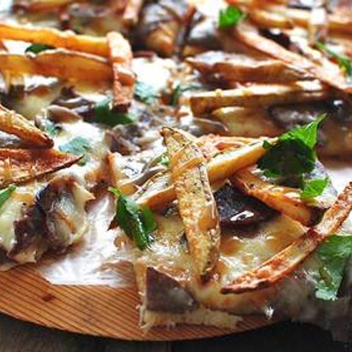 Poutine Canadian Pizza