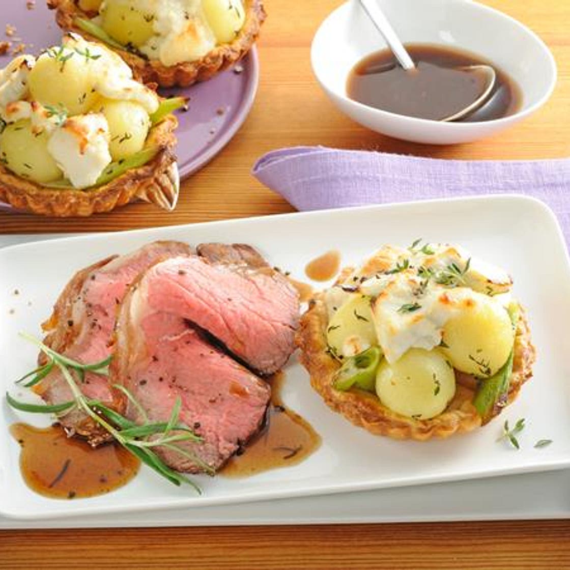 Knödeltörtchen mit warmem Roastbeef