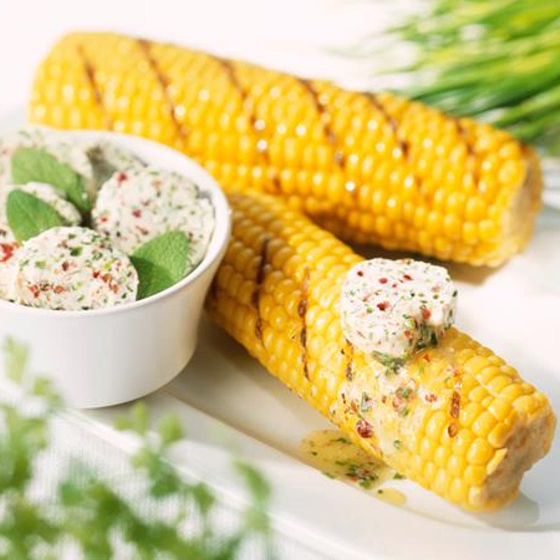 Gegrillte Maiskolben mit Chili Butter