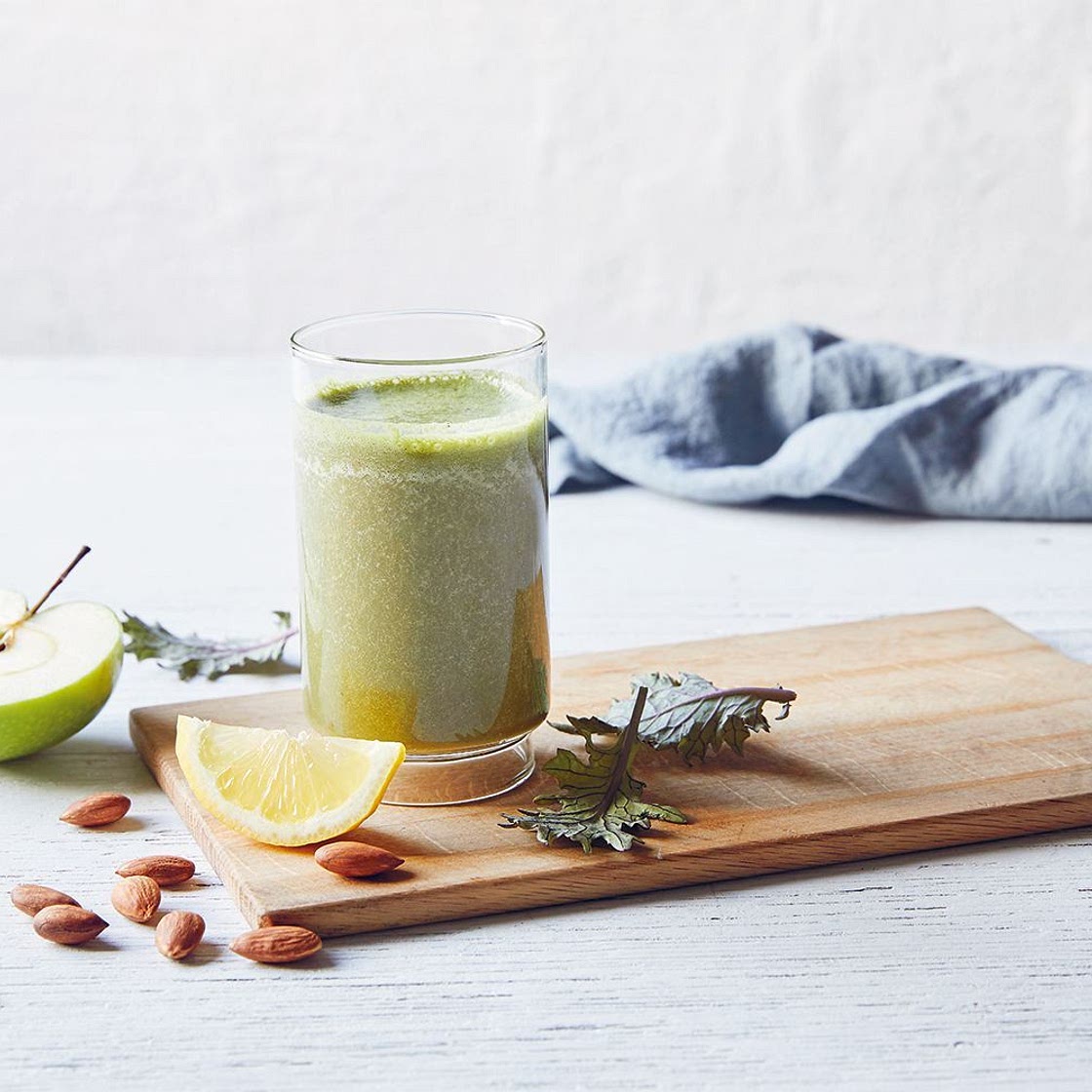Tiffiny Hall cleansing breakfast smoothie recipe