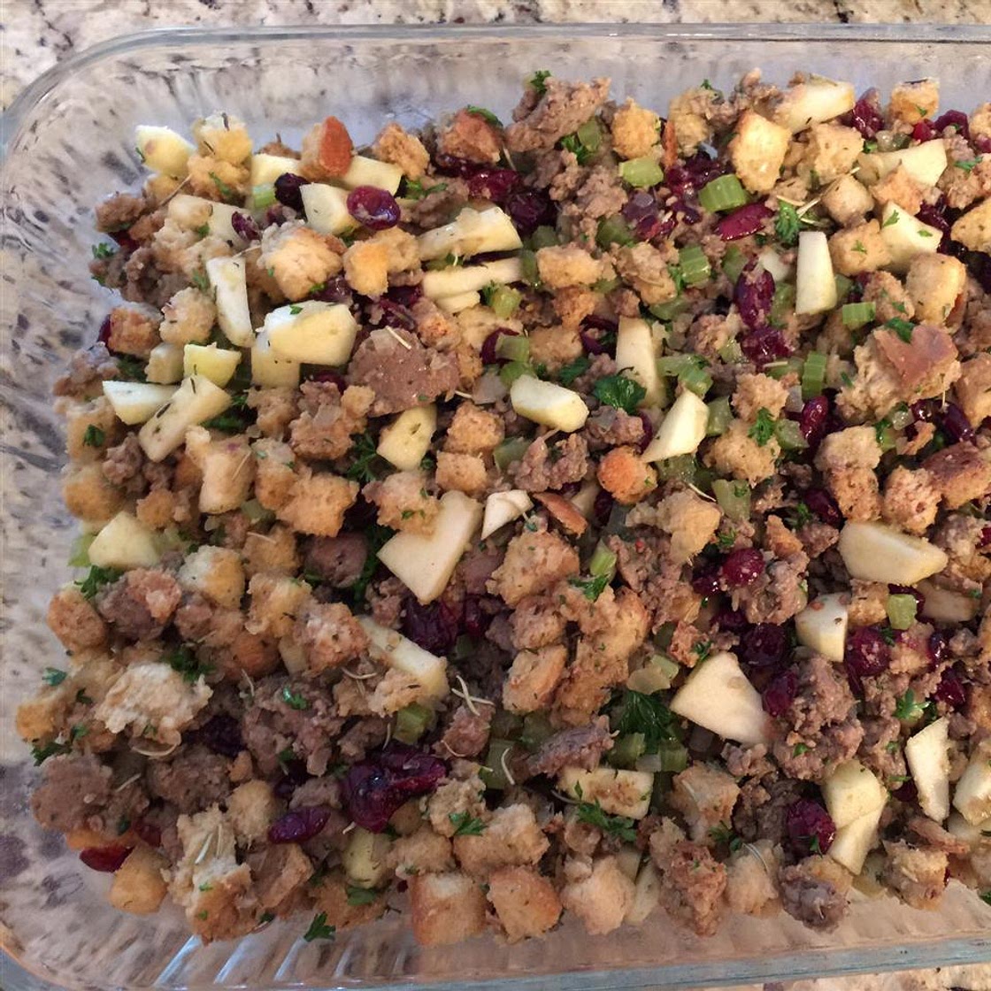 Awesome Sausage, Apple and Cranberry Stuffing