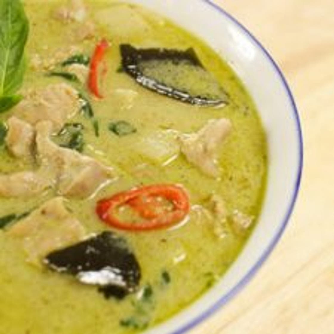 Green Curry Chicken แกงเขียวหวาน (gaeng keow waan)