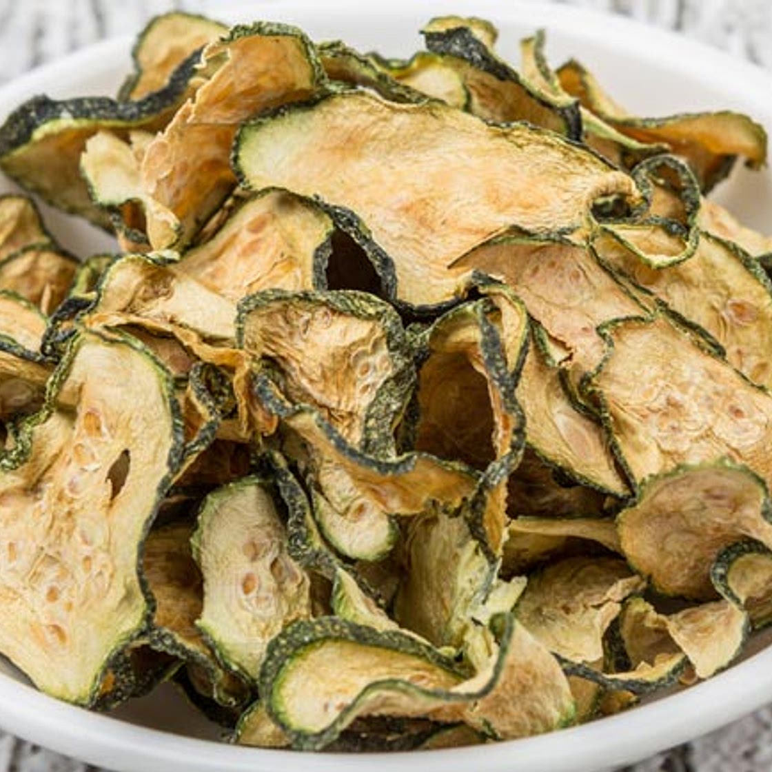 Chips di zucchine fritte o al forno