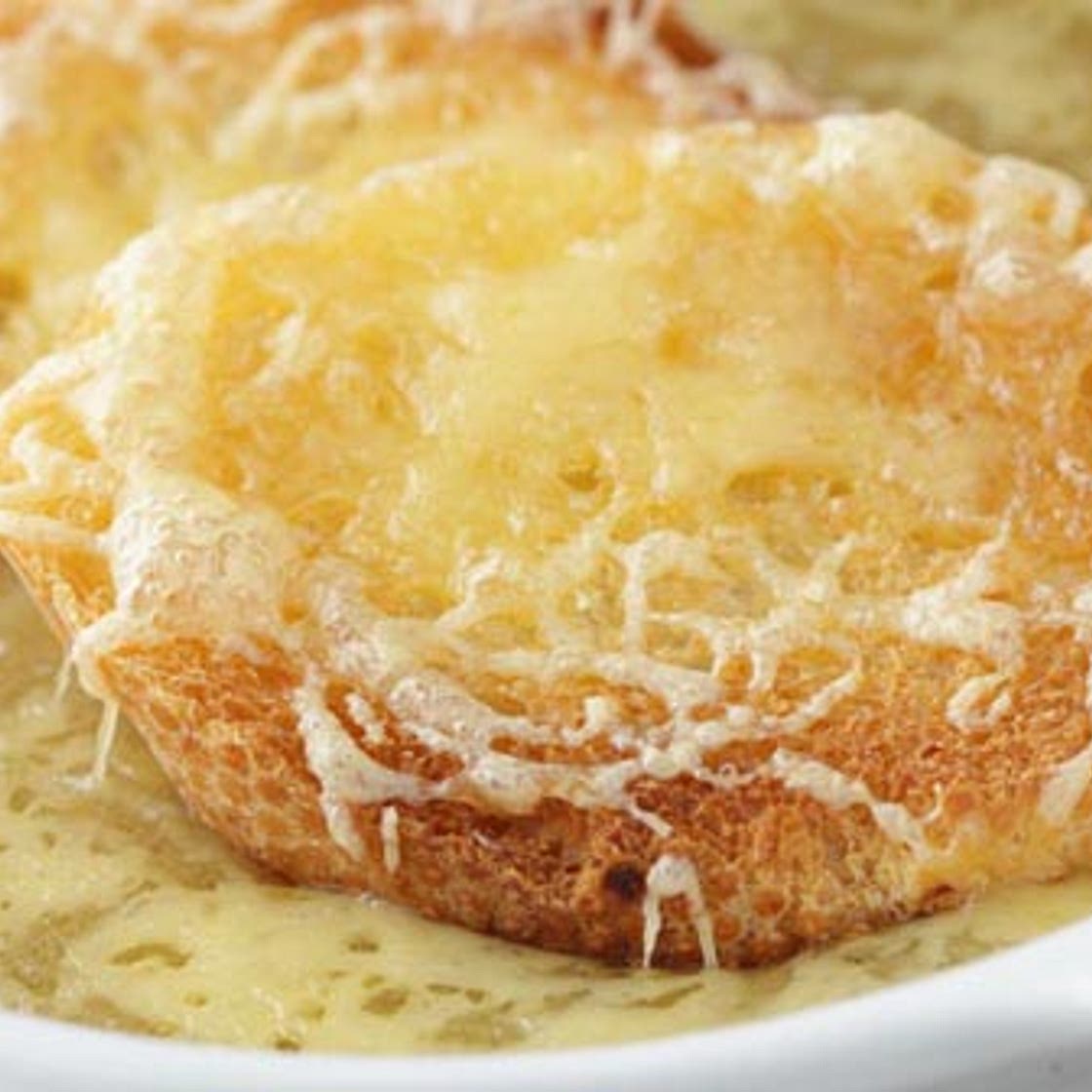 Zuppa di cipolle bianche