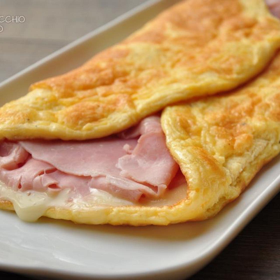 Calzone con prosciutto cotto e sottiletta