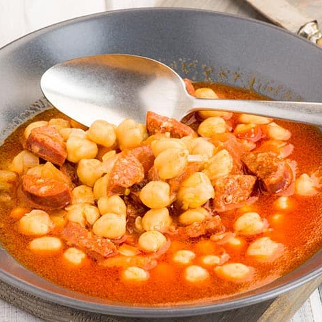 Receta de garbanzos con chorizo