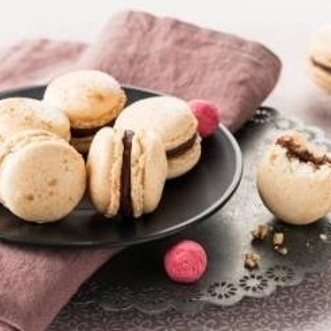 Macaron chocolat-noisettes grillées