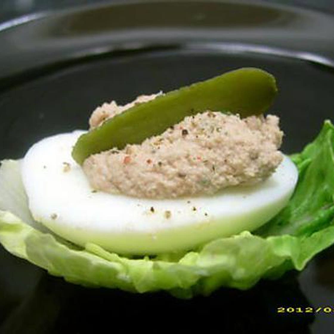 Oeufs farcis à la mousse de thon