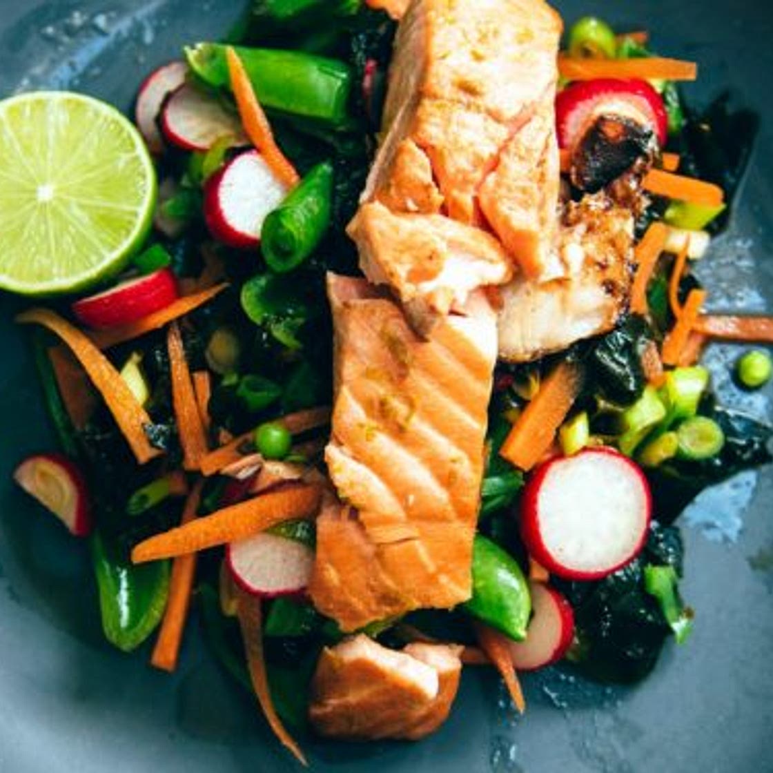 Honey Soy Salmon with Seaweed Salad | Slimming & Weight Watchers Friendly