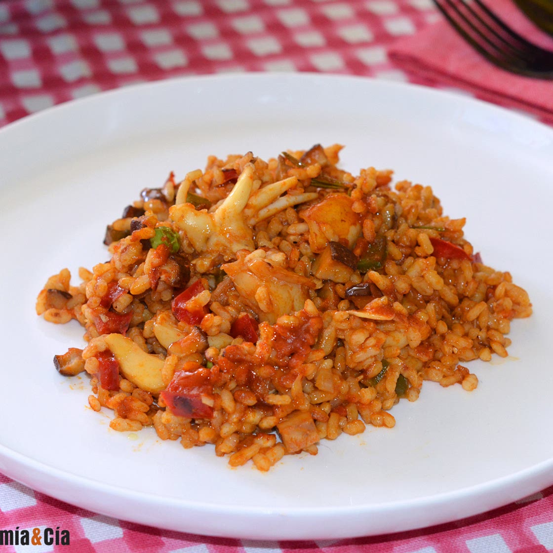 Arroz con sepia, shiitake y romero, una receta de arroz en paella para disfrutar en familia