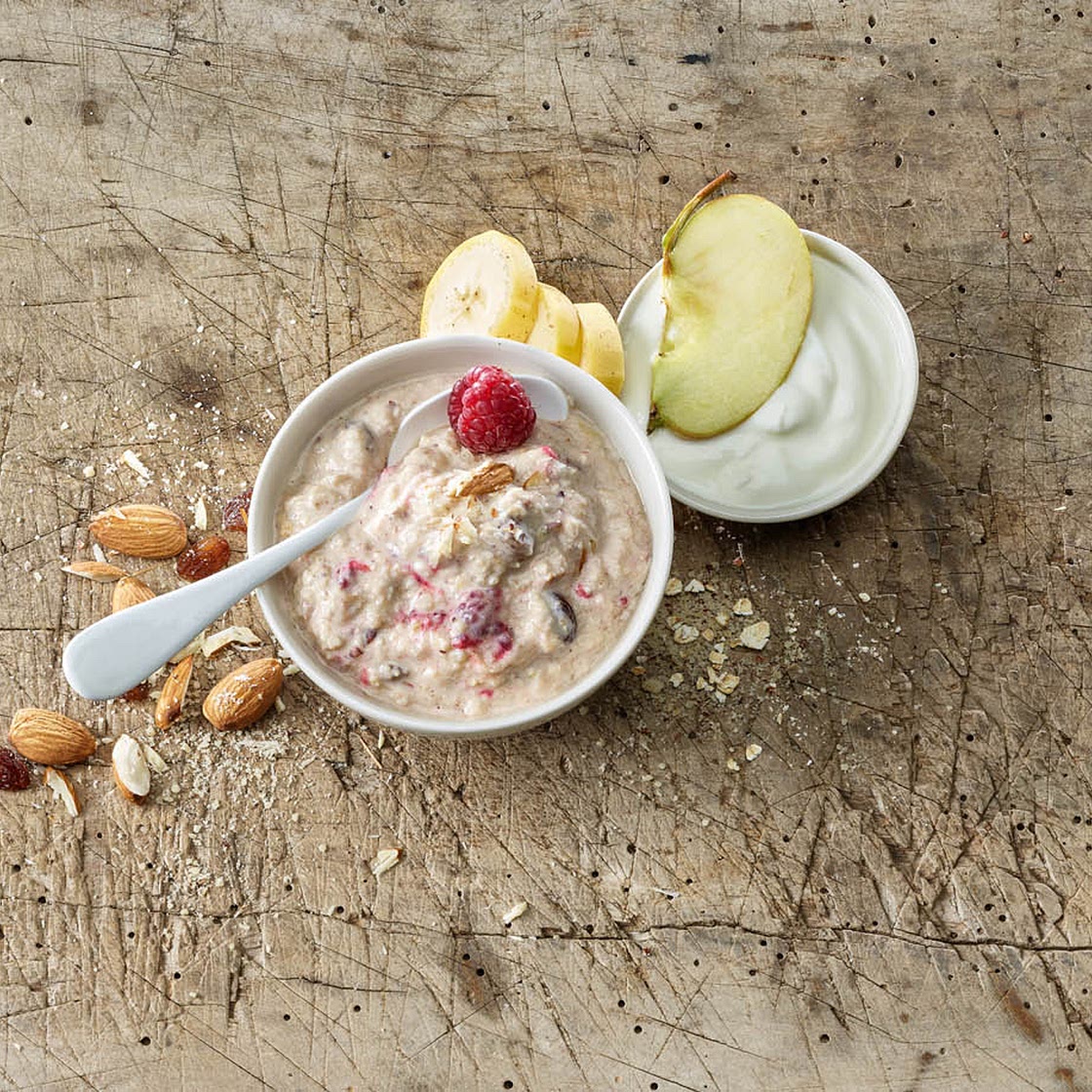 Klassisches Birchermüesli mit Früchten