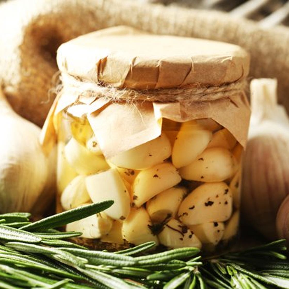 Eingelegter Knoblauch