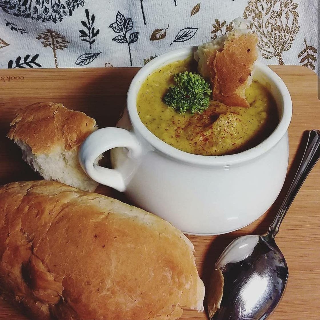 Broccoli Cheeze Soup | Vegan