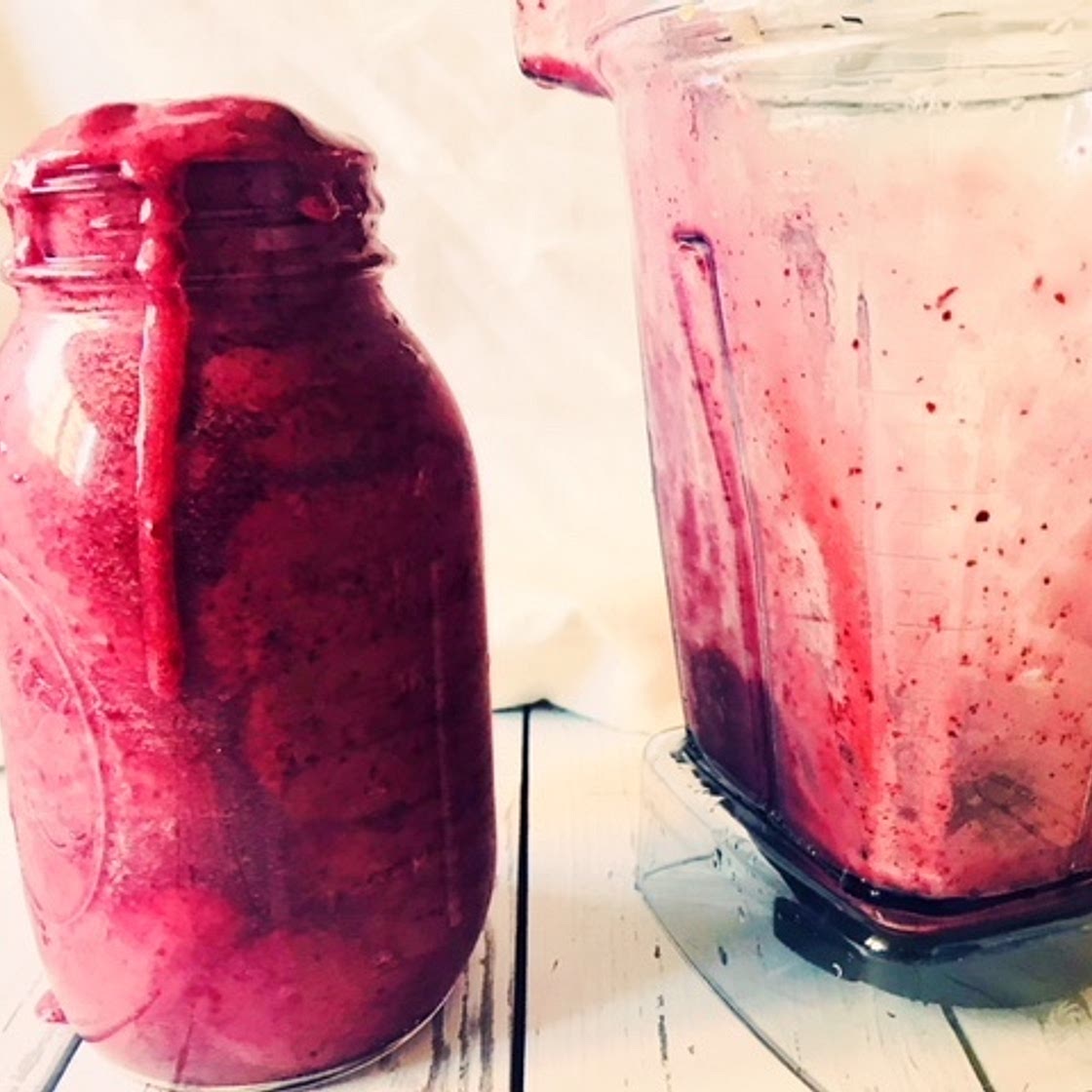 Incredibly Delicious Wake-up Smoothie aka Berry Frappuccino!