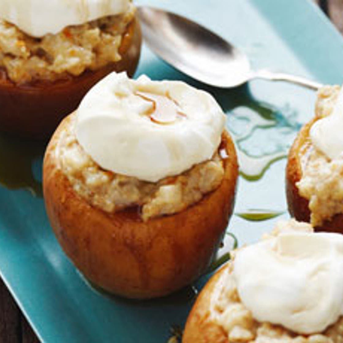 Baked Apples with Oatmeal and Yogurt