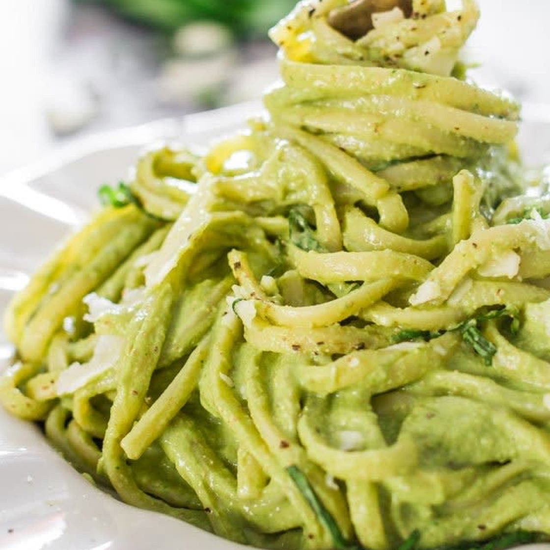 Kallah’s CREAMY Spinach Avocado (Veggie) Pasta