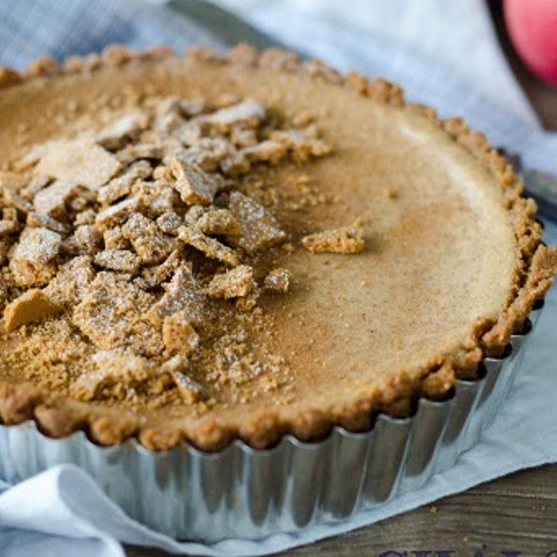 Vanilla Chai Spiced Cheesecake Pie