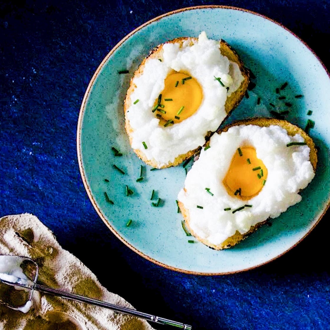 Eggs in clouds on toast