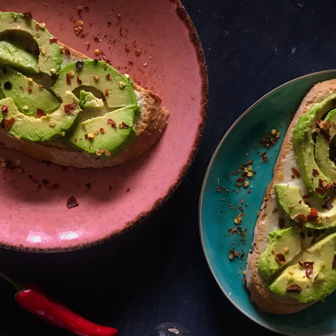 Avocado toast with chilli flakes and olive oil