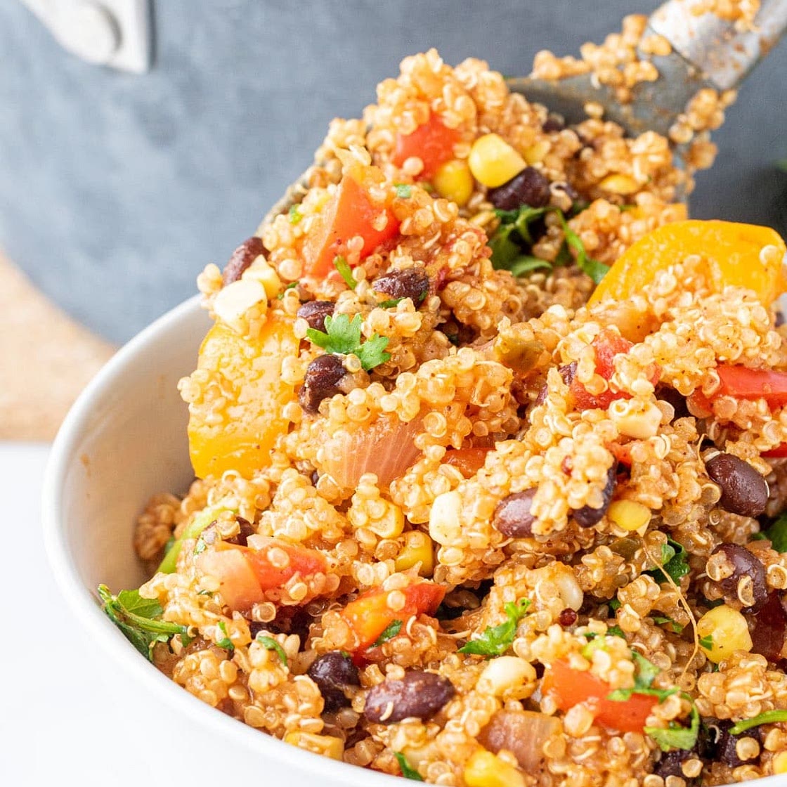 Vegan One-Pot Mexican Quinoa (gluten-free, oil-free)
