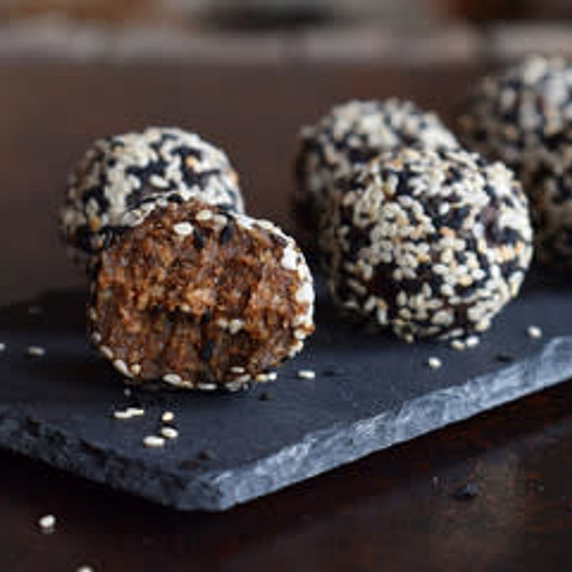 Cacao & Goji Berry Energy Balls