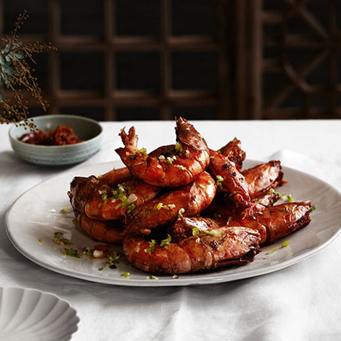 Twice-cooked king prawns with soy sauce (si yow wong ha)