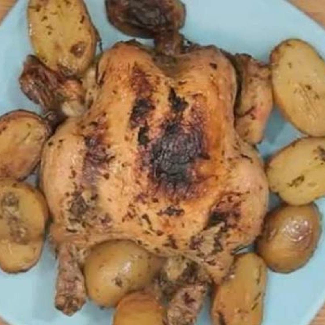 Pollo e patate in slow cooker, un classico con cottura moderna