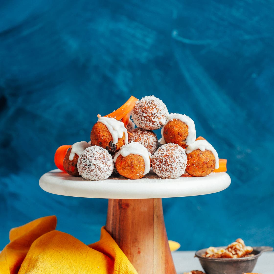 Raw carrot cake energy balls