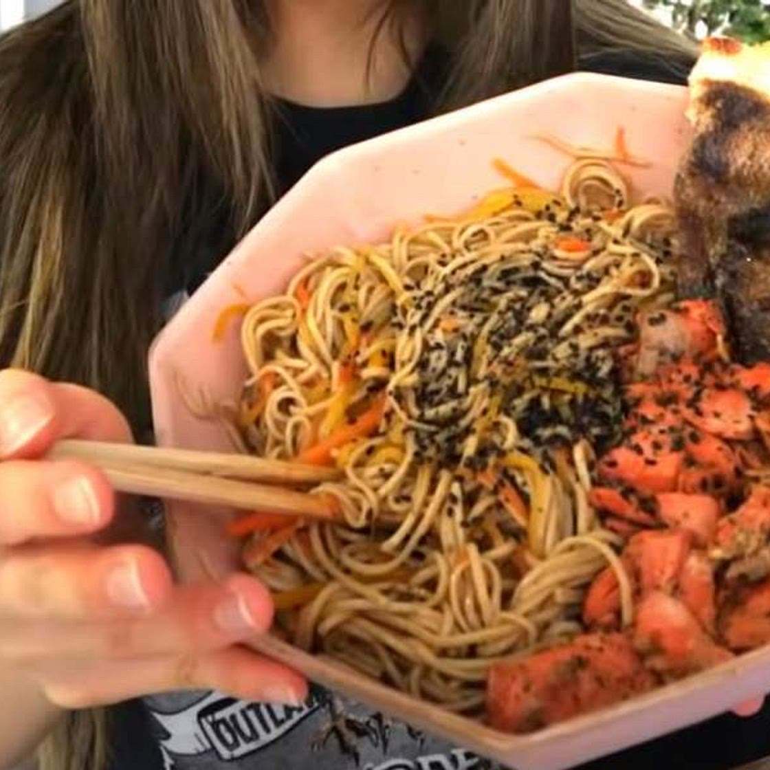 Stir fry soba noodles with salmon