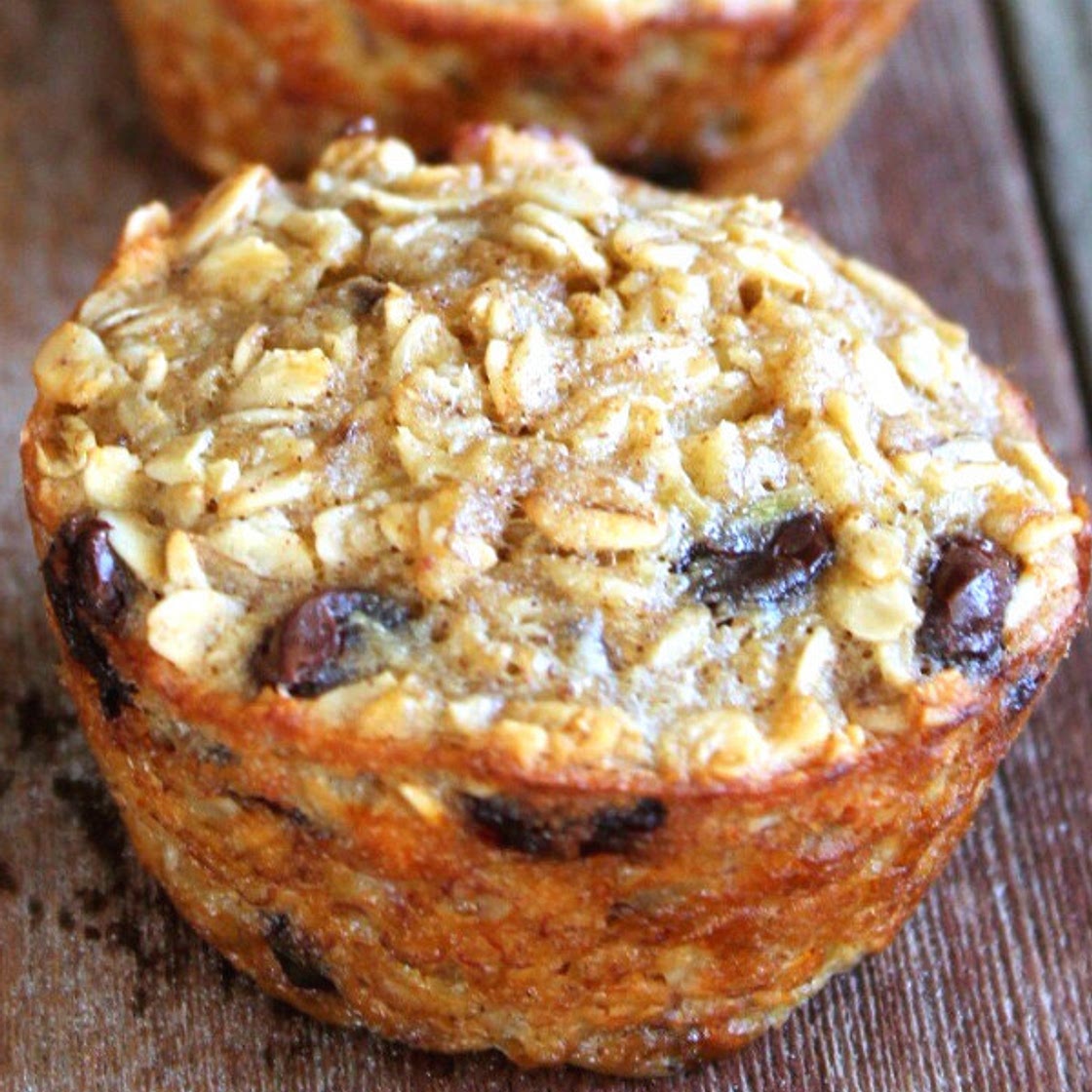 Banana and Chocolate Chip Baked Oatmeal Cups