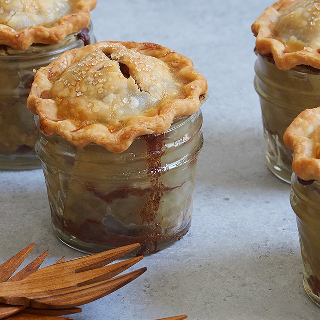 Mini Mason Jar Apple Pies