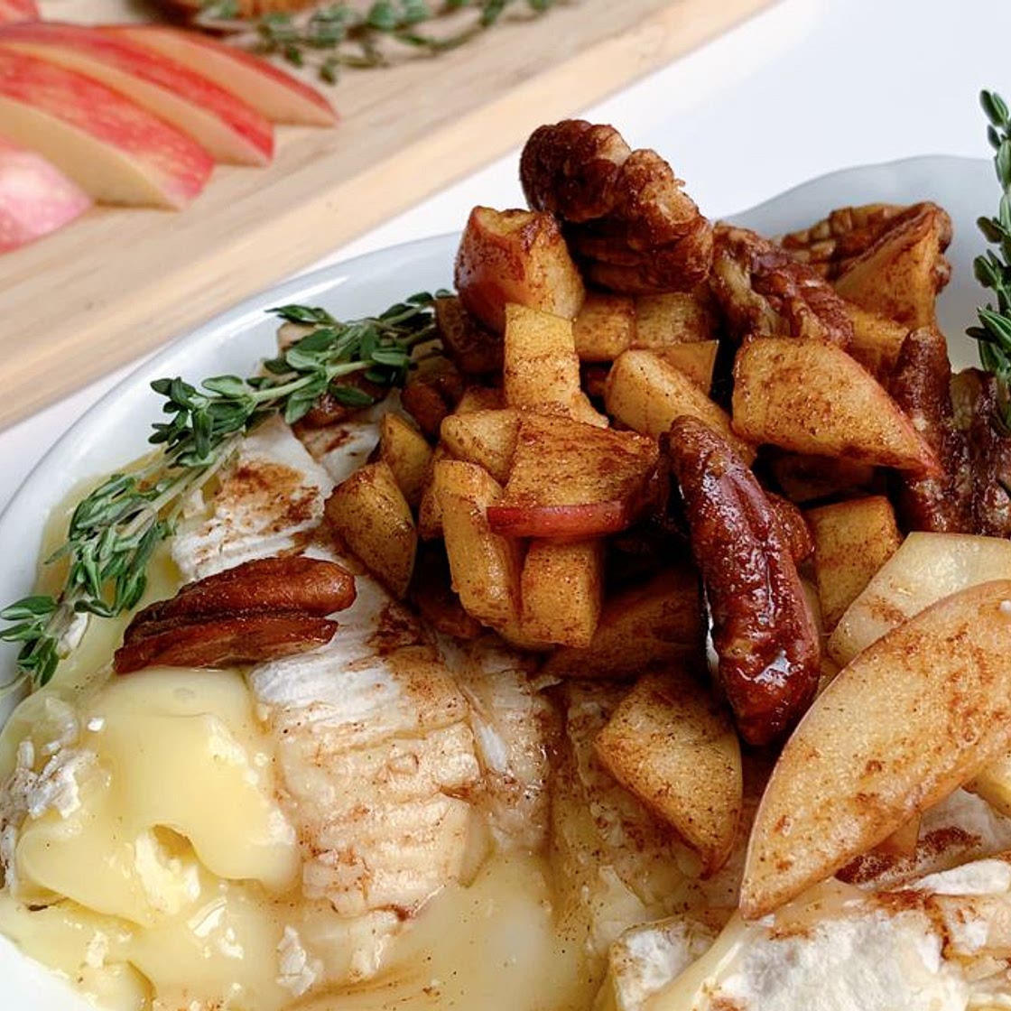 Baked Brie With Honey-Glazed Cinnamon Apples & Pecans