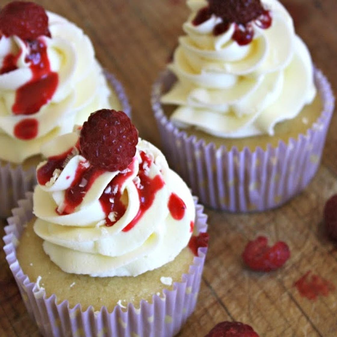 White Chocolate Amaretto Cupcakes