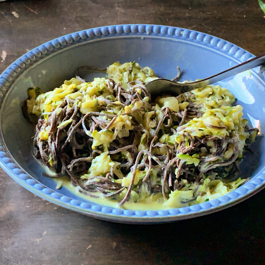 Creamy zucchini & parmesan spaghetti (low sodium, low carbs)