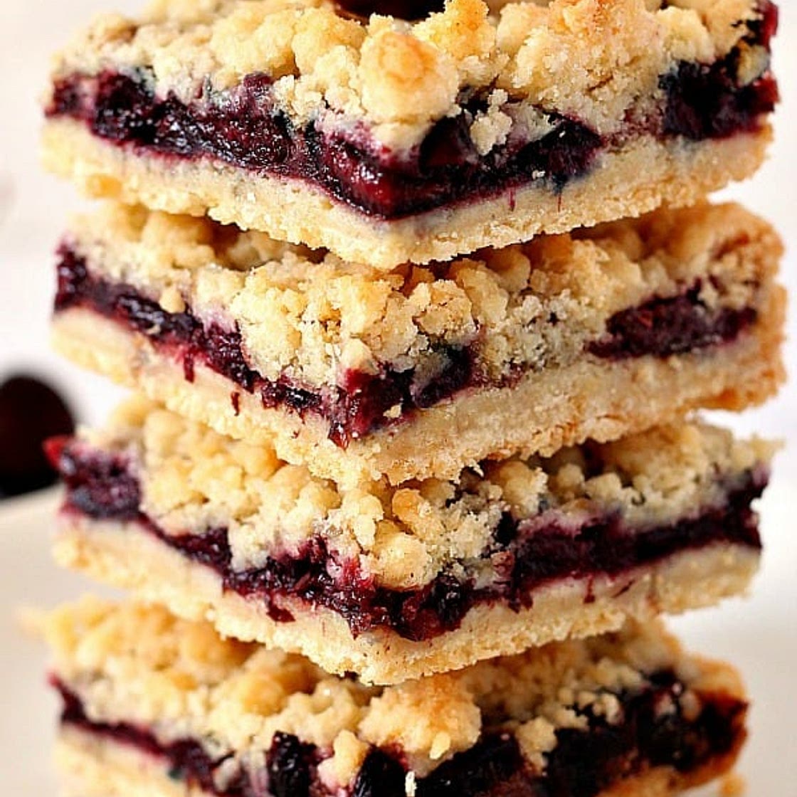 Cherry Pie Crumb Bars Recipe