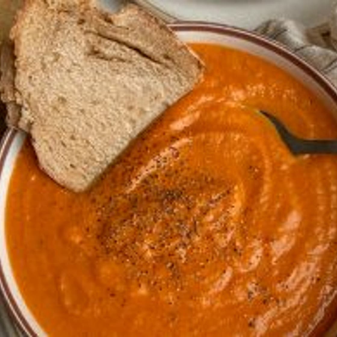 Creamy Vegan Tomato and Cauliflower Bisque