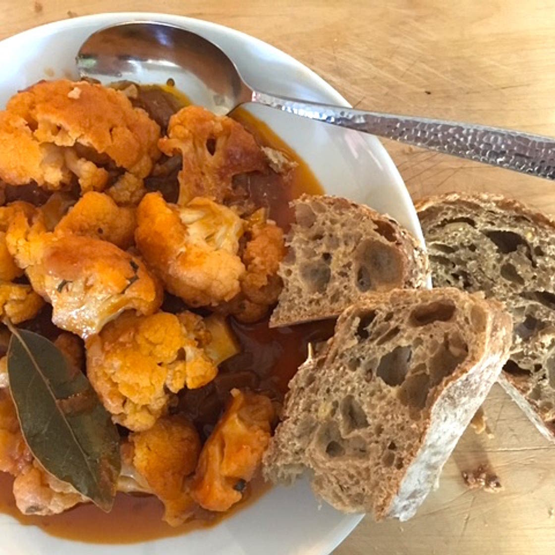 Braised Cauliflower / Kounoupithi Kapama