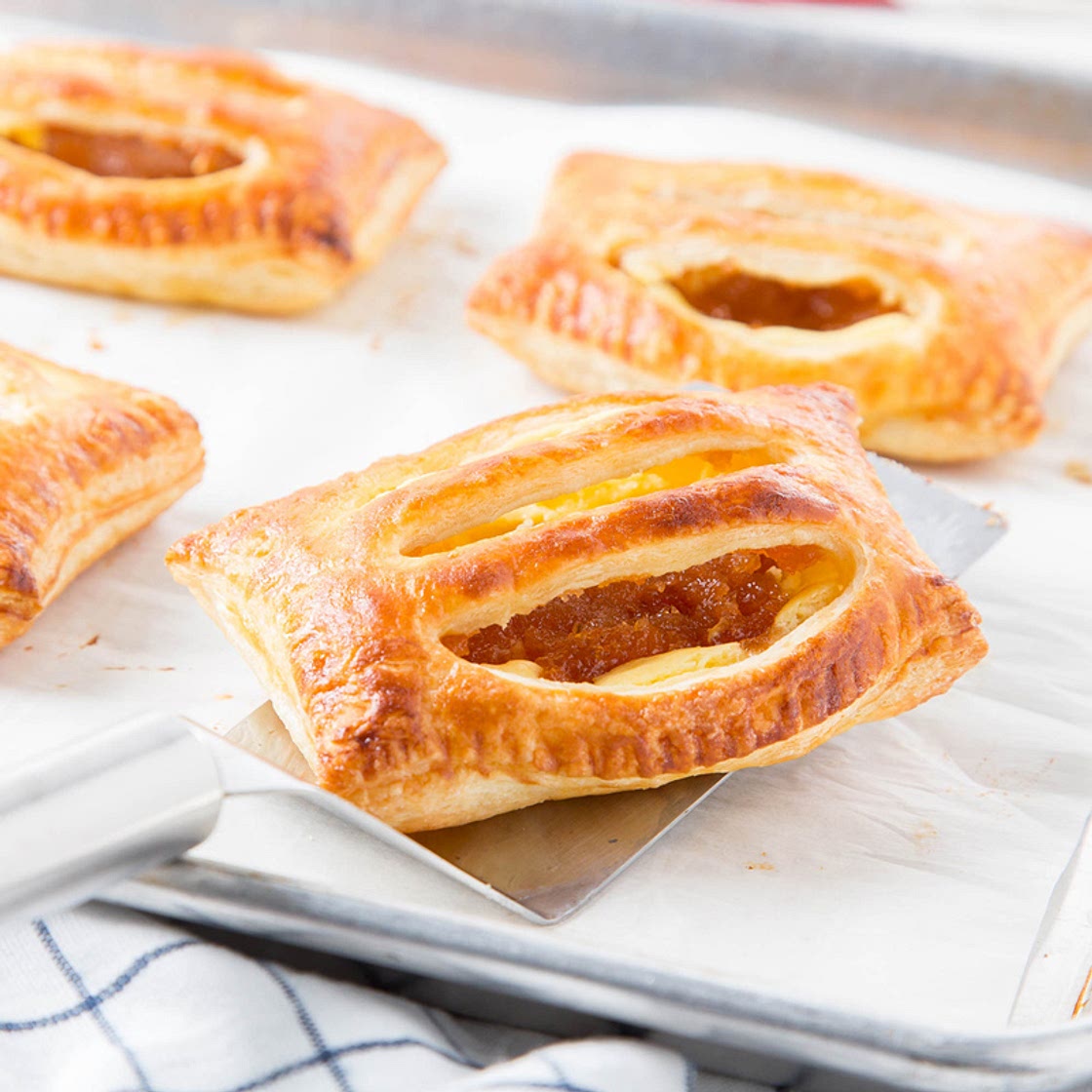 Guava Cream Cheese Puffs