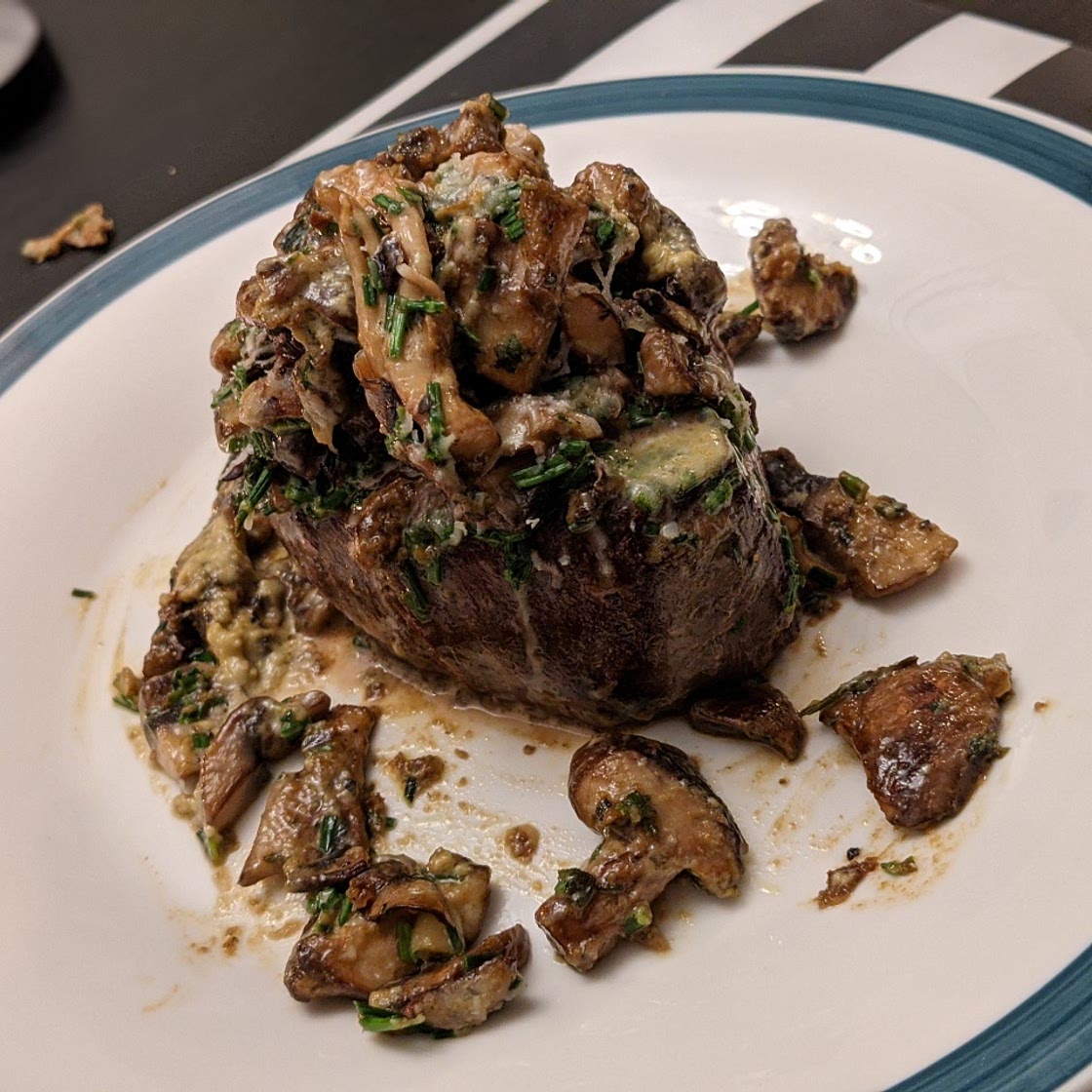 Fillet steak with wild mushrooms