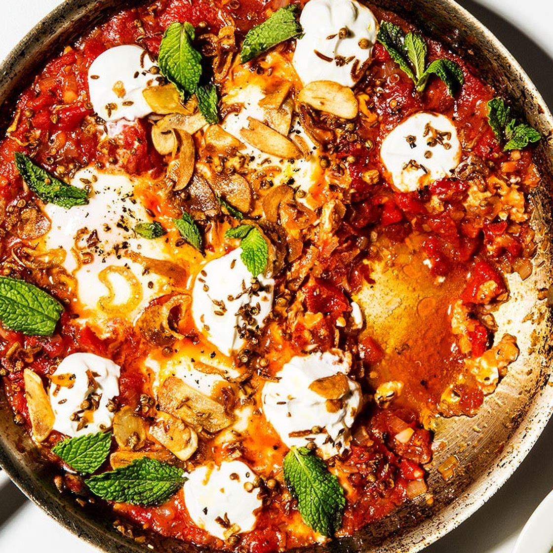 30-Minute Shakshuka with Yogurt