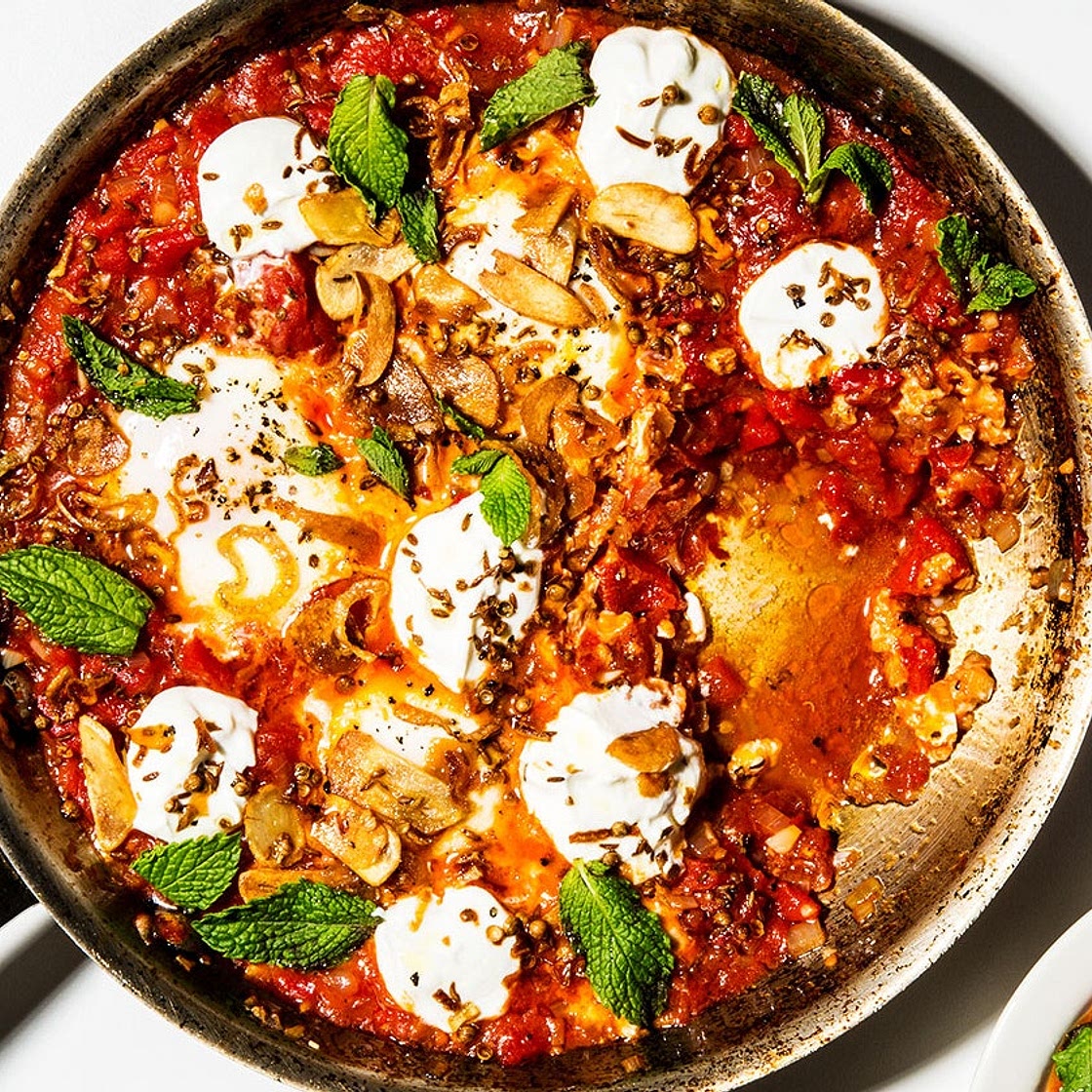 30-Minute Shakshuka with Yogurt