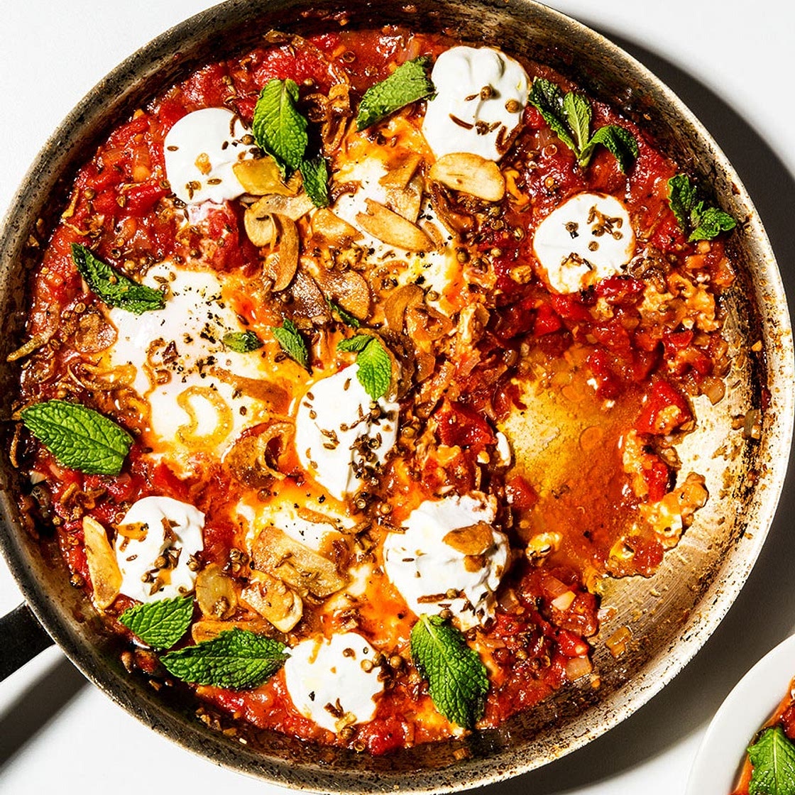 30-Minute Shakshuka with Yogurt
