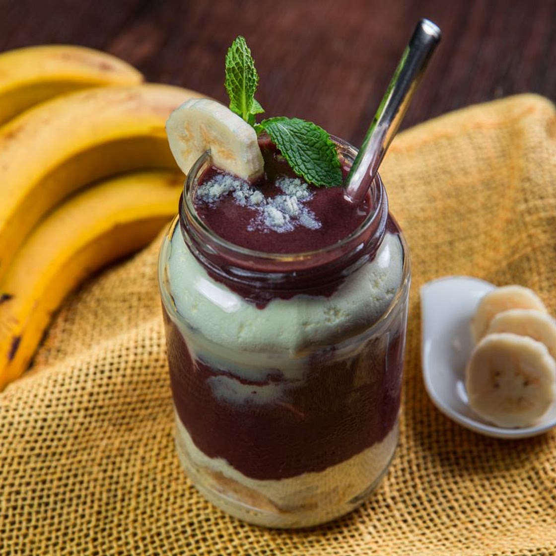 Açaí em camadas no copo