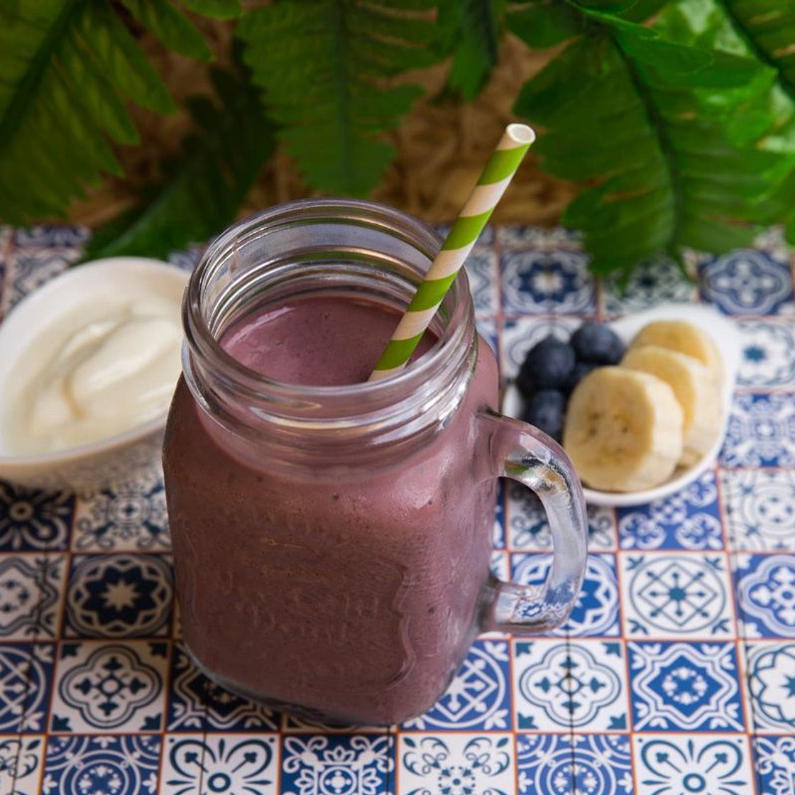 Shake de açaí com iogurte