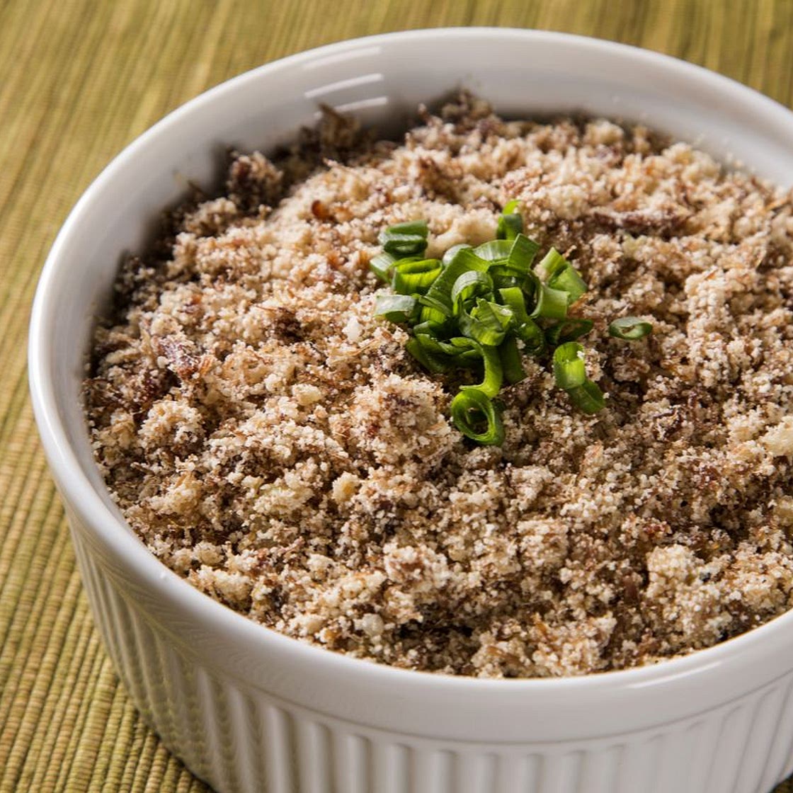 Farofa nordestina de carne seca