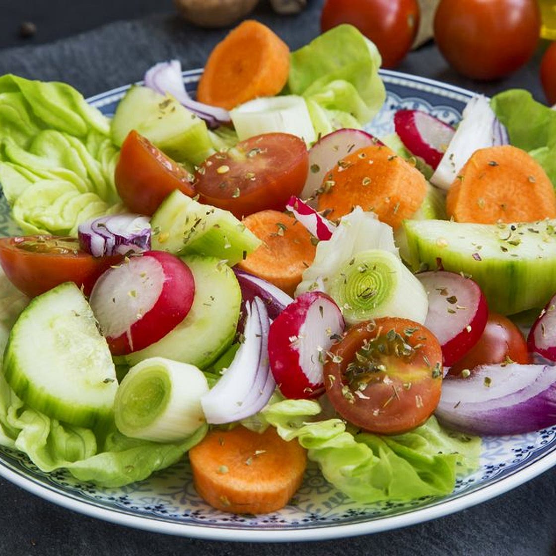 Salada de legumes e vegetais